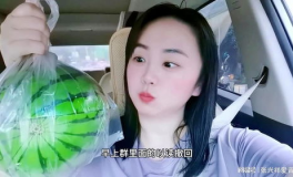 网红雅典娜吃瓜,吃瓜界的风云人物