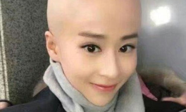 夏天太热小姐姐剃光头,小姐姐剃光头挑战高温